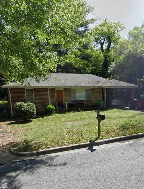 3034 Manchester Dr - Photo 2 of 3