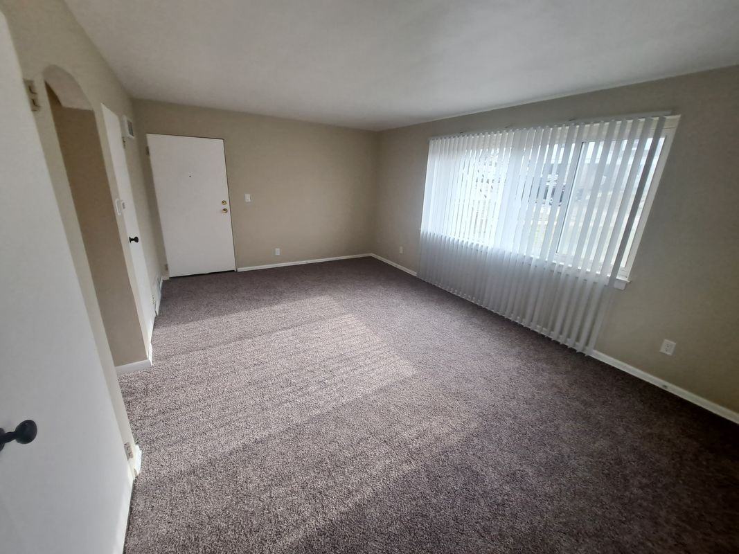 2131 21st Ave ##6 - Photo 4 of 11