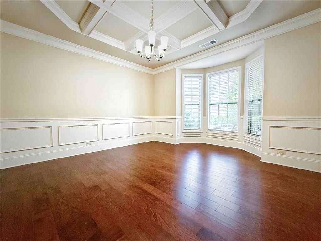 3560 Golden Gate Ln - Photo 3 of 21