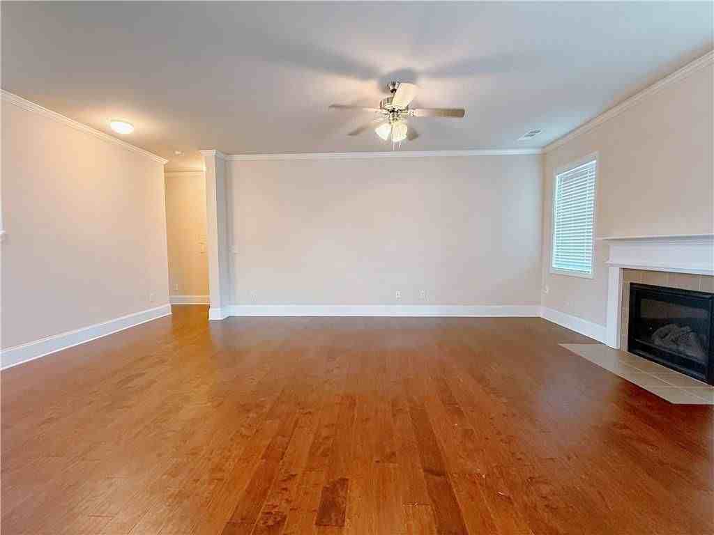 3560 Golden Gate Ln - Photo 6 of 21