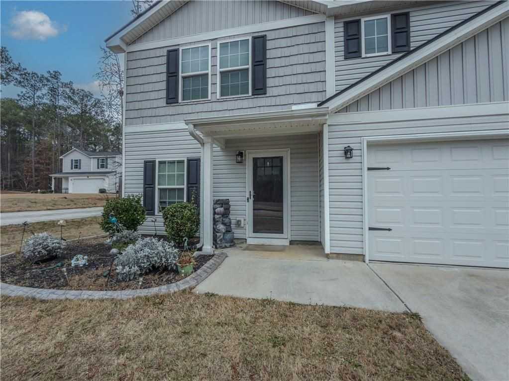 340 Arthurs Ln - Photo 3 of 32