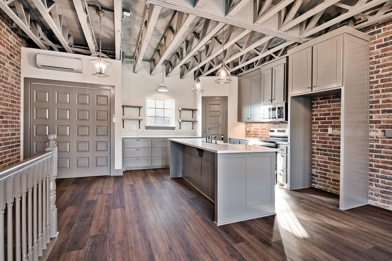 195 N Chicago Dr #2 - Photo 2 of 11