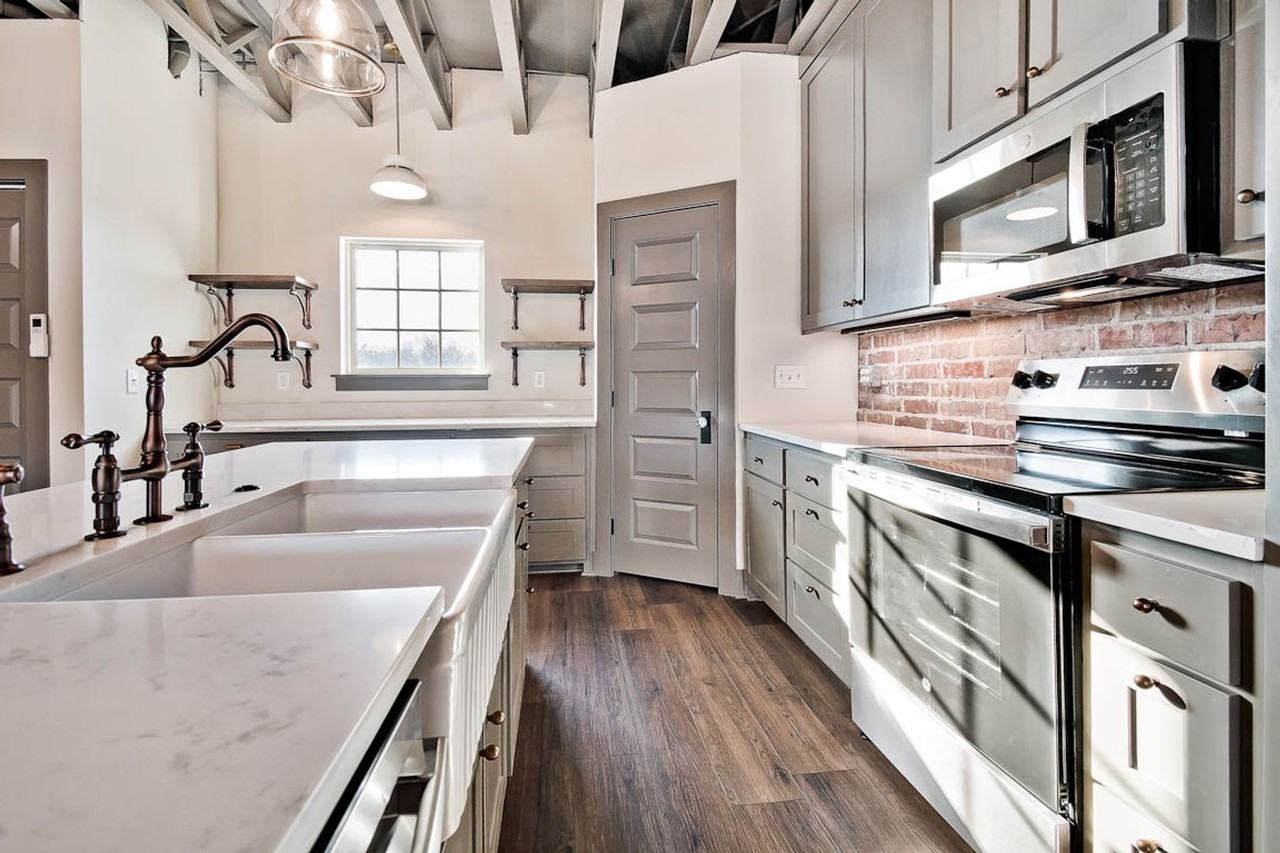 195 N Chicago Dr #2 - Photo 4 of 11