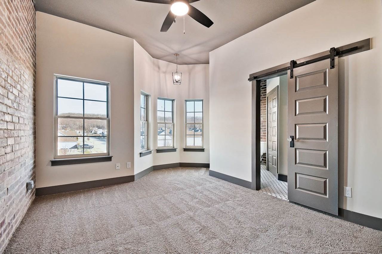 195 N Chicago Dr #2 - Photo 6 of 11