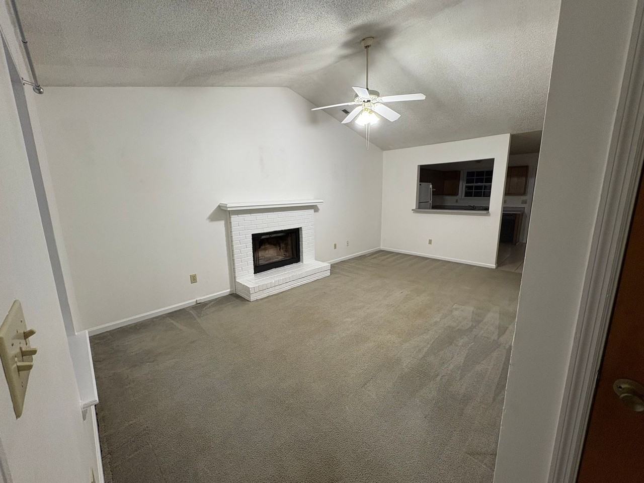 2296 Knollwood Ln - Photo 2 of 7