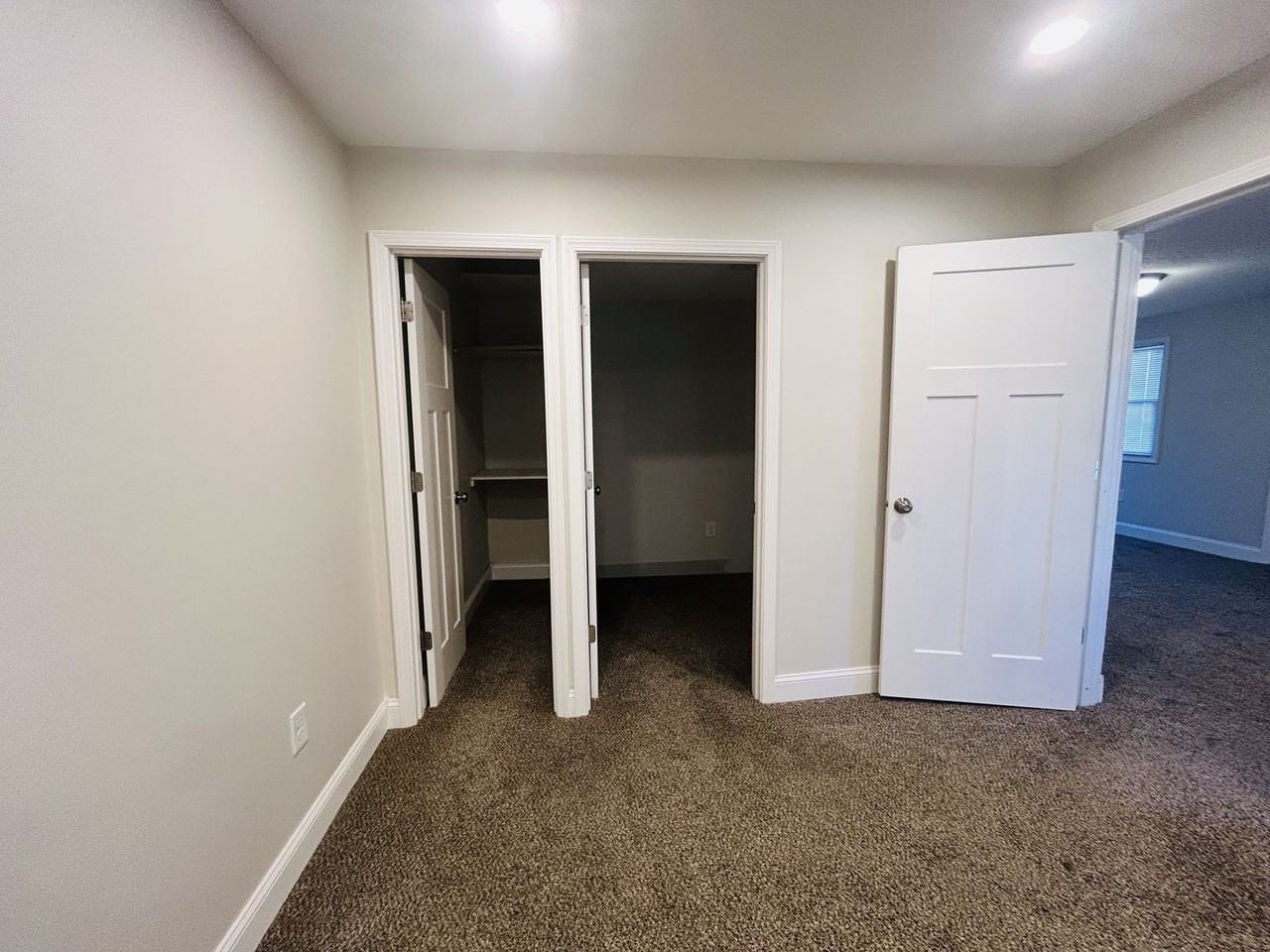 1700 W University Ave - Photo 3 of 6