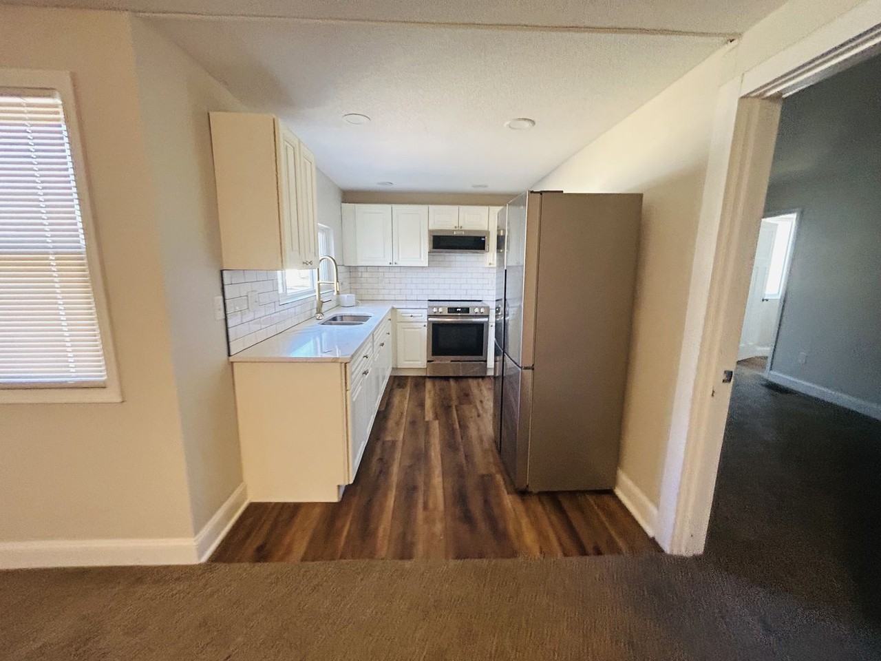 1700 W University Ave - Photo 4 of 6