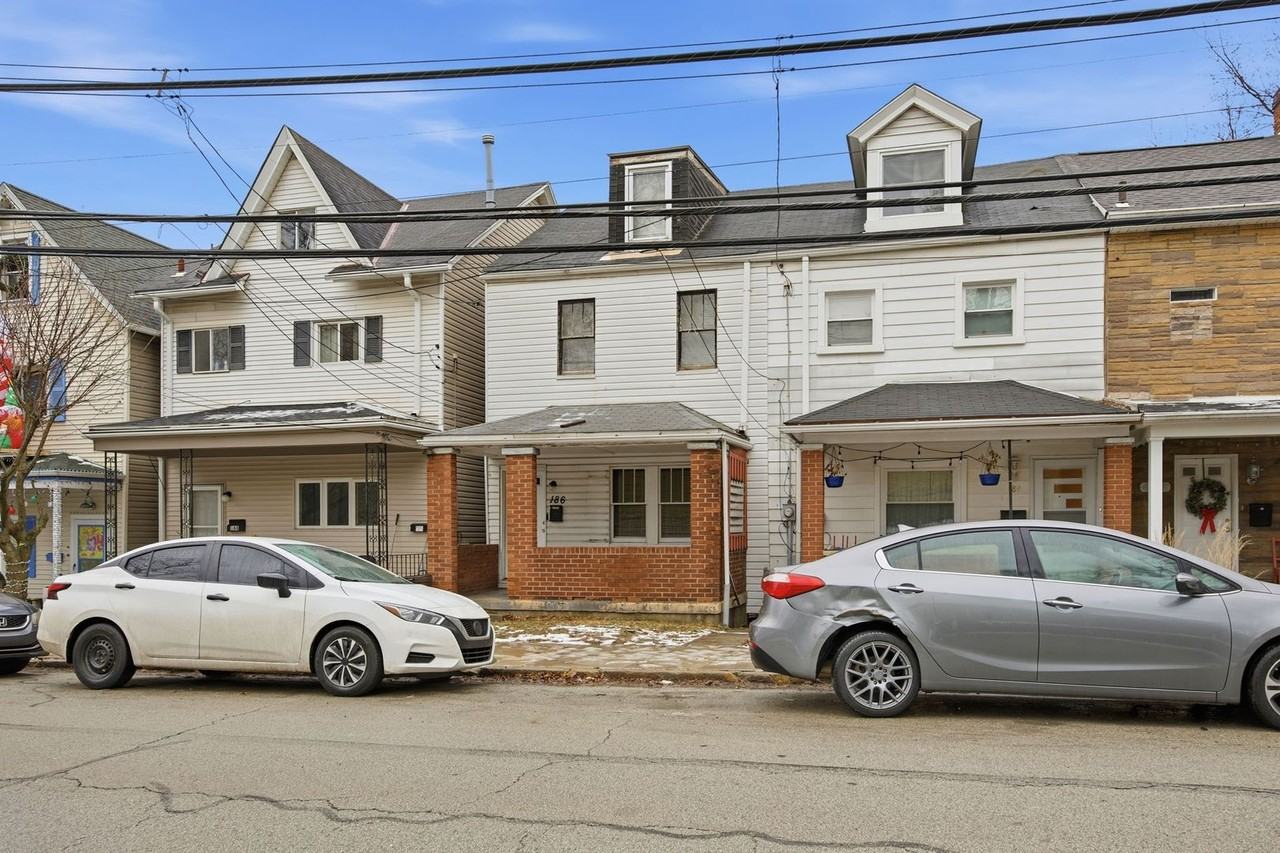 186 Oneida St - Photo 2 of 19