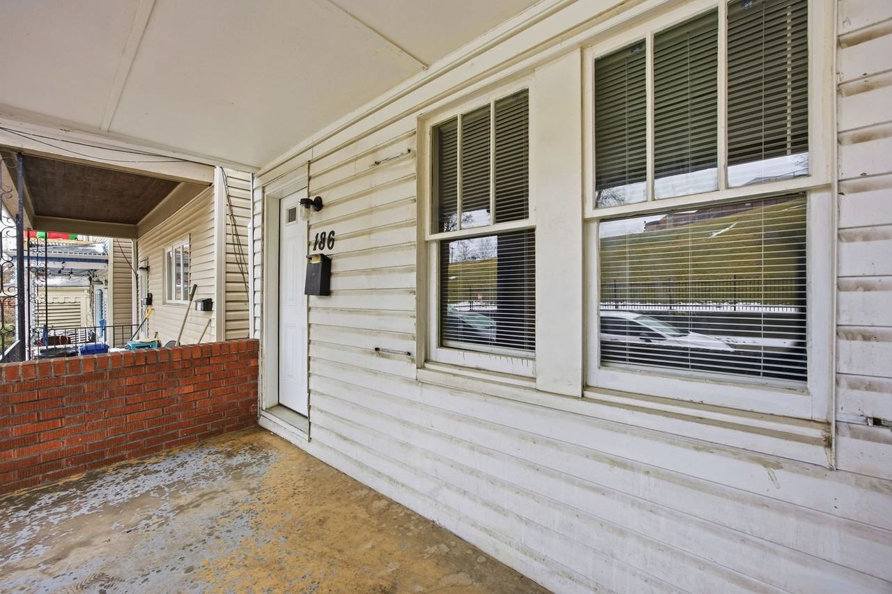 186 Oneida St - Photo 3 of 19