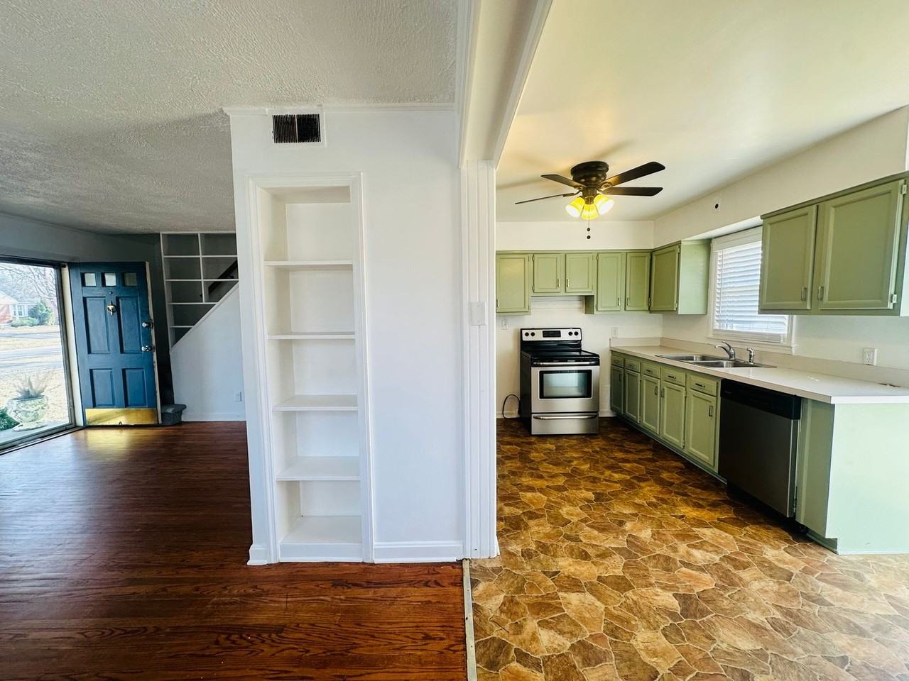 2902 Yorkshire Blvd - Photo 4 of 31