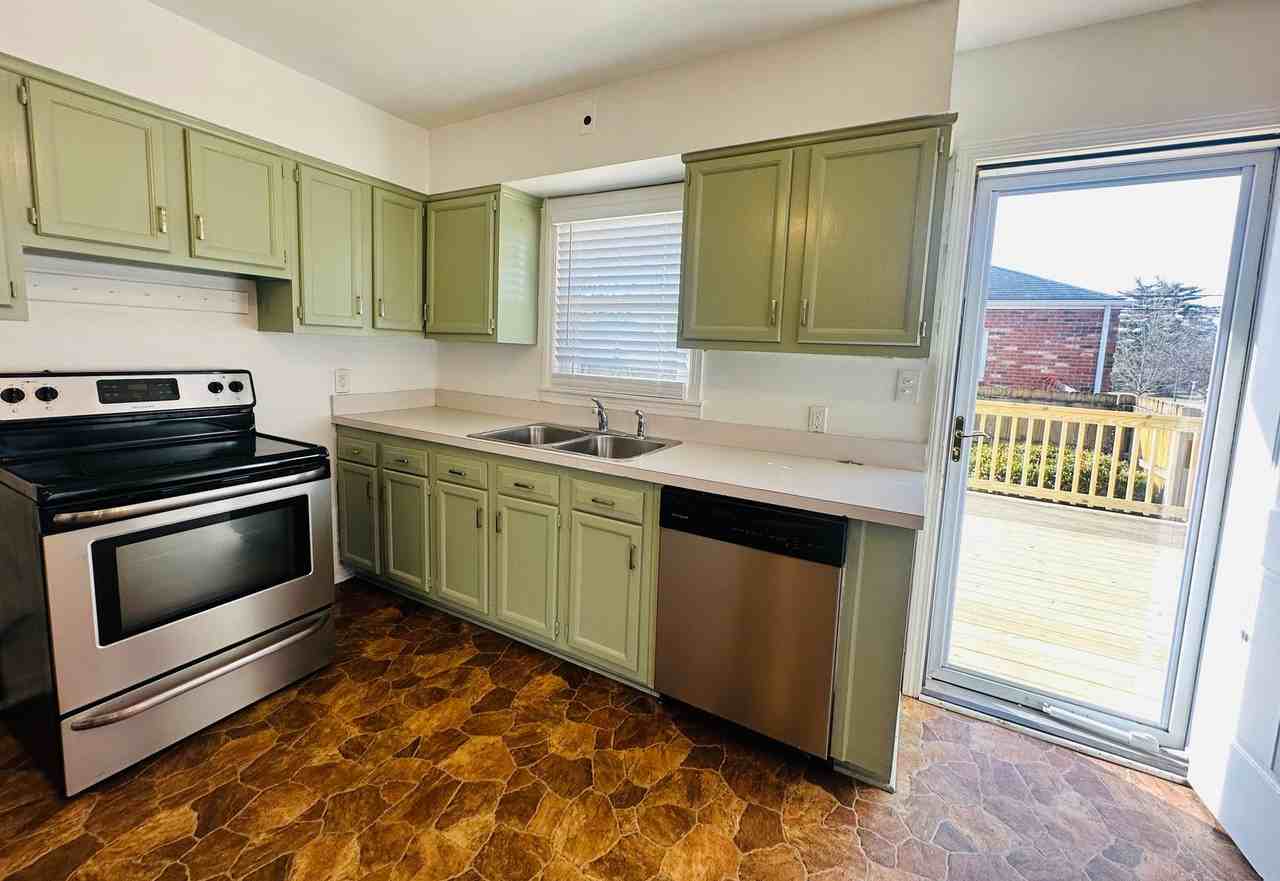 2902 Yorkshire Blvd - Photo 7 of 31