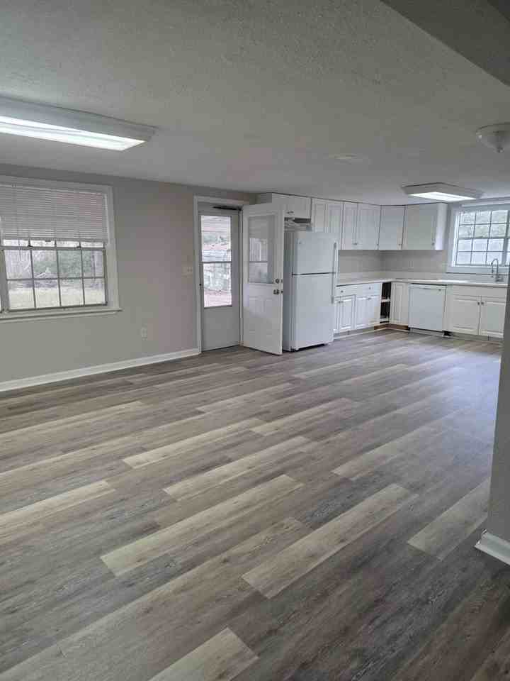 605 Hopson Rd - Photo 7 of 18