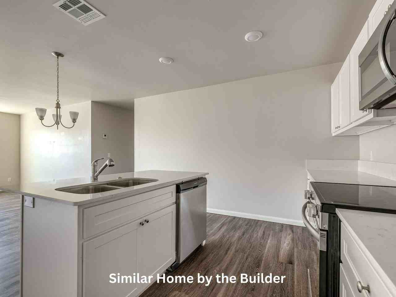 1118 Ashton Ln - Photo 5 of 38