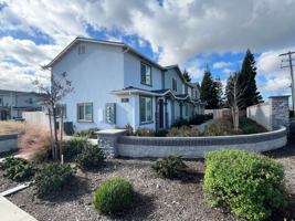 featured image of 405 S Summit St