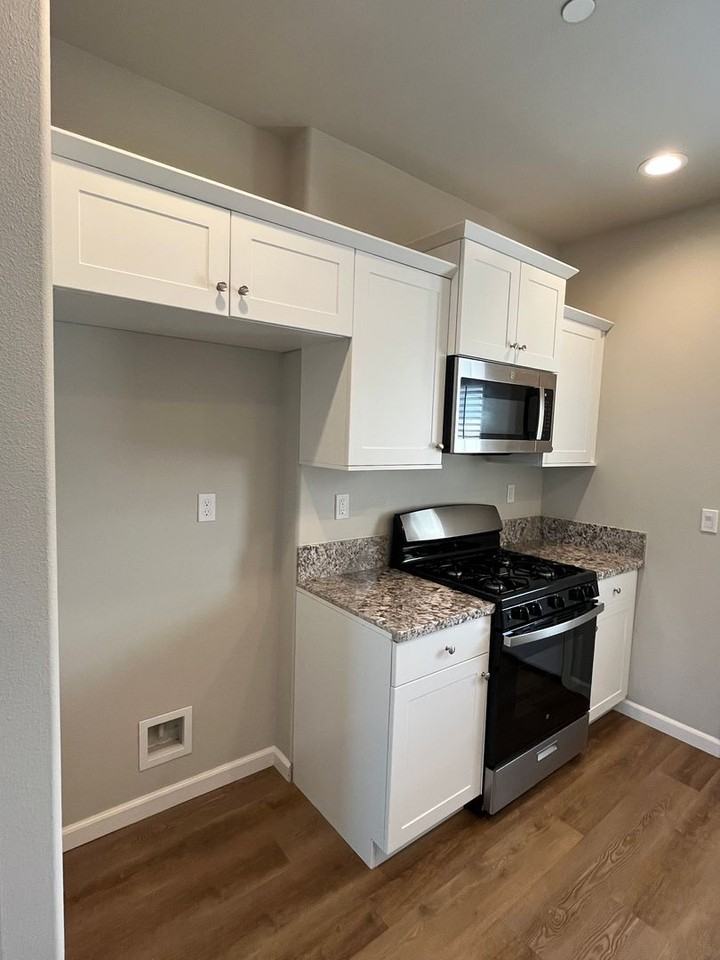 4311 - Photo 5 of 34