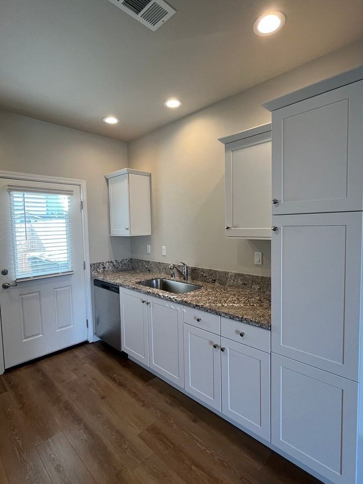 4311 - Photo 6 of 34