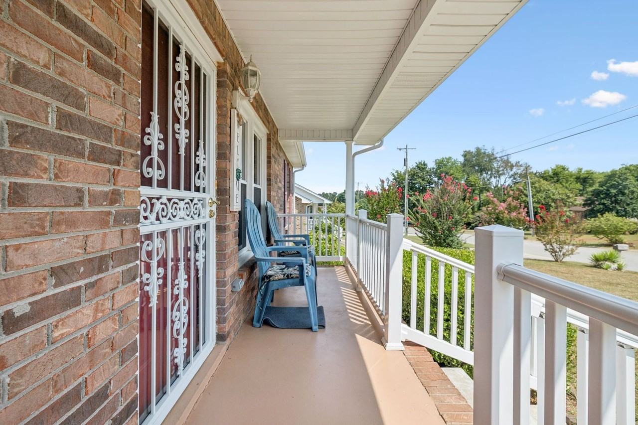 1073 Bobcat Dr - Photo 7 of 46