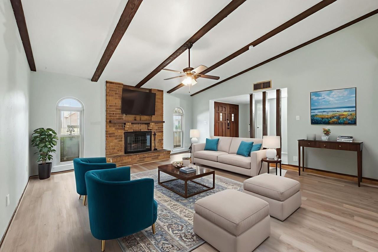 2102 Lewis Trl - Photo 2 of 34