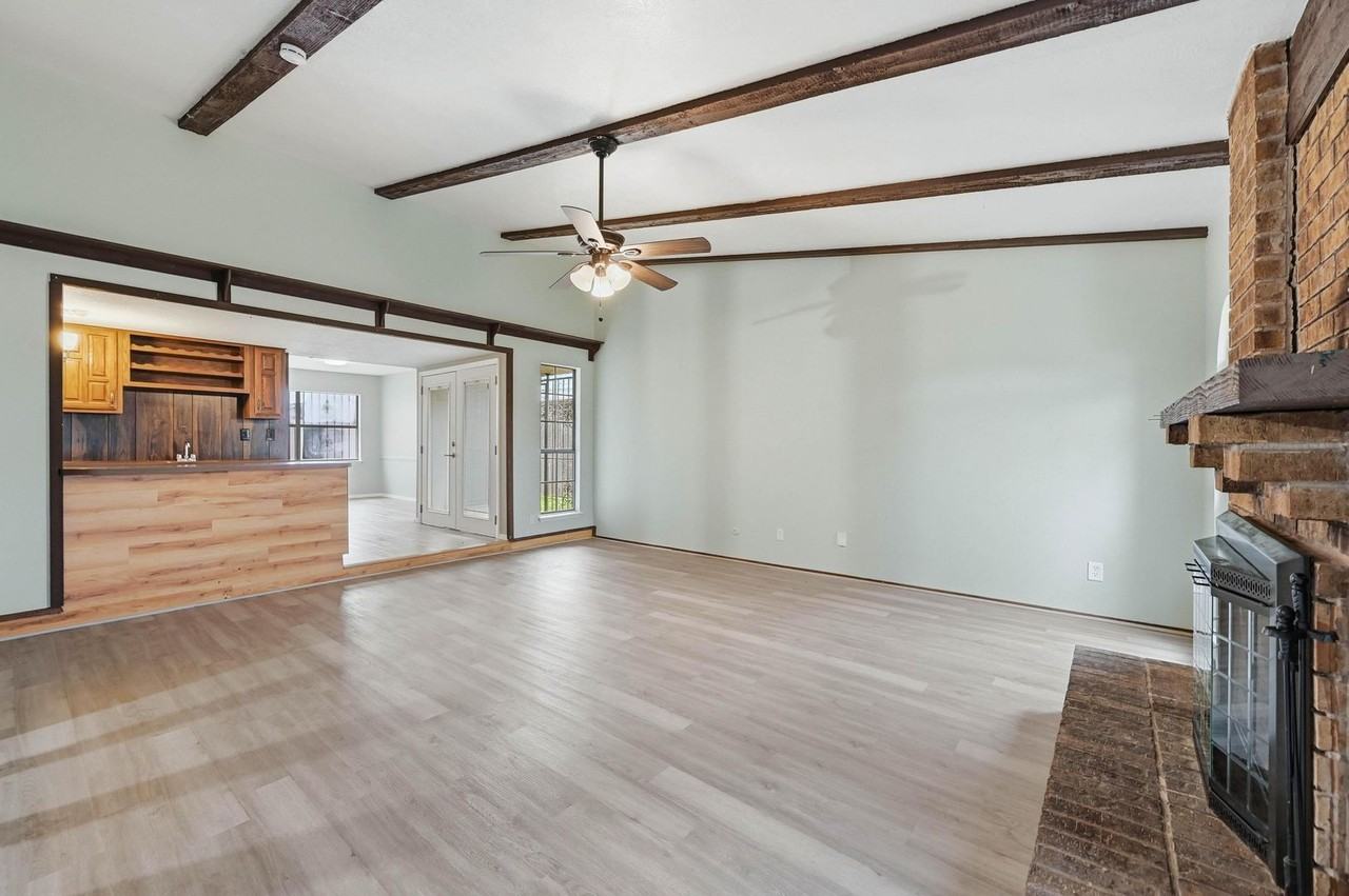 2102 Lewis Trl - Photo 3 of 34