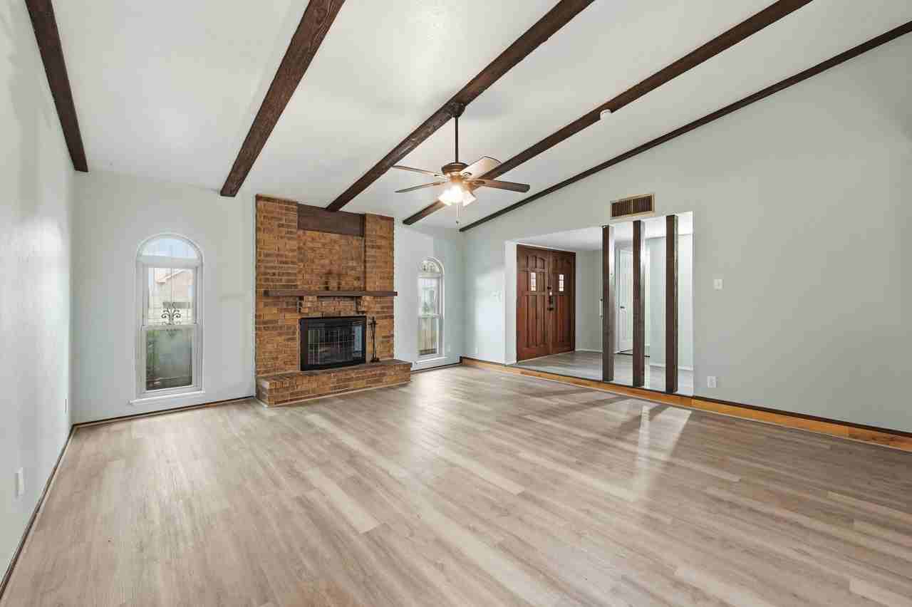 2102 Lewis Trl - Photo 4 of 34