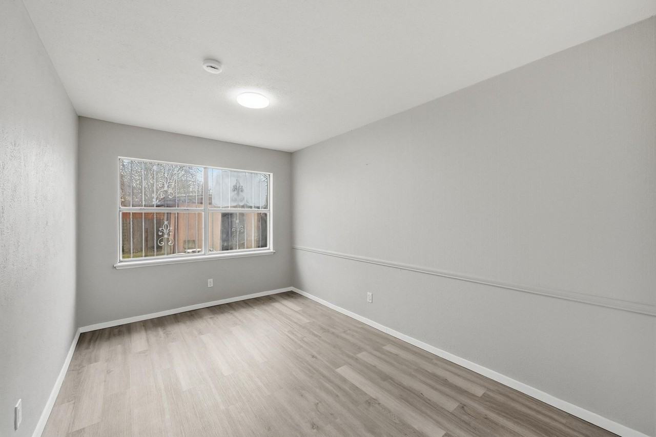 2102 Lewis Trl - Photo 6 of 34