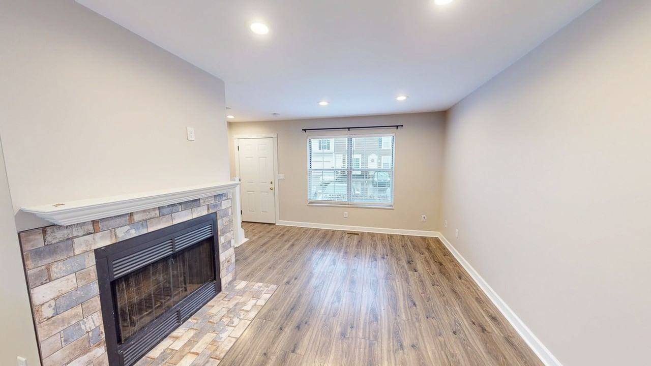 5078 Stoneybrook Blvd - Photo 3 of 25