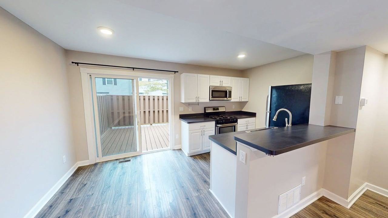 5078 Stoneybrook Blvd - Photo 4 of 25