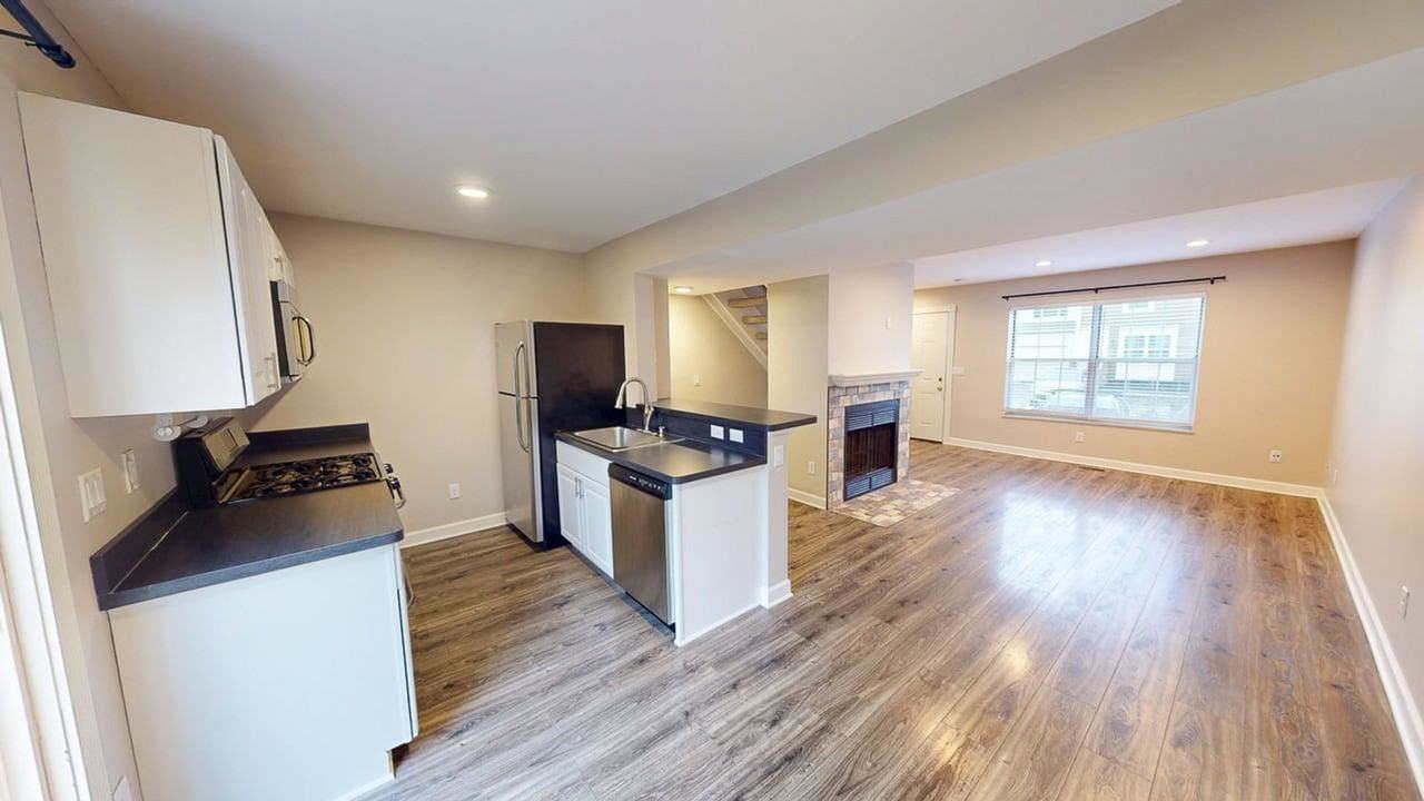 5078 Stoneybrook Blvd - Photo 5 of 25