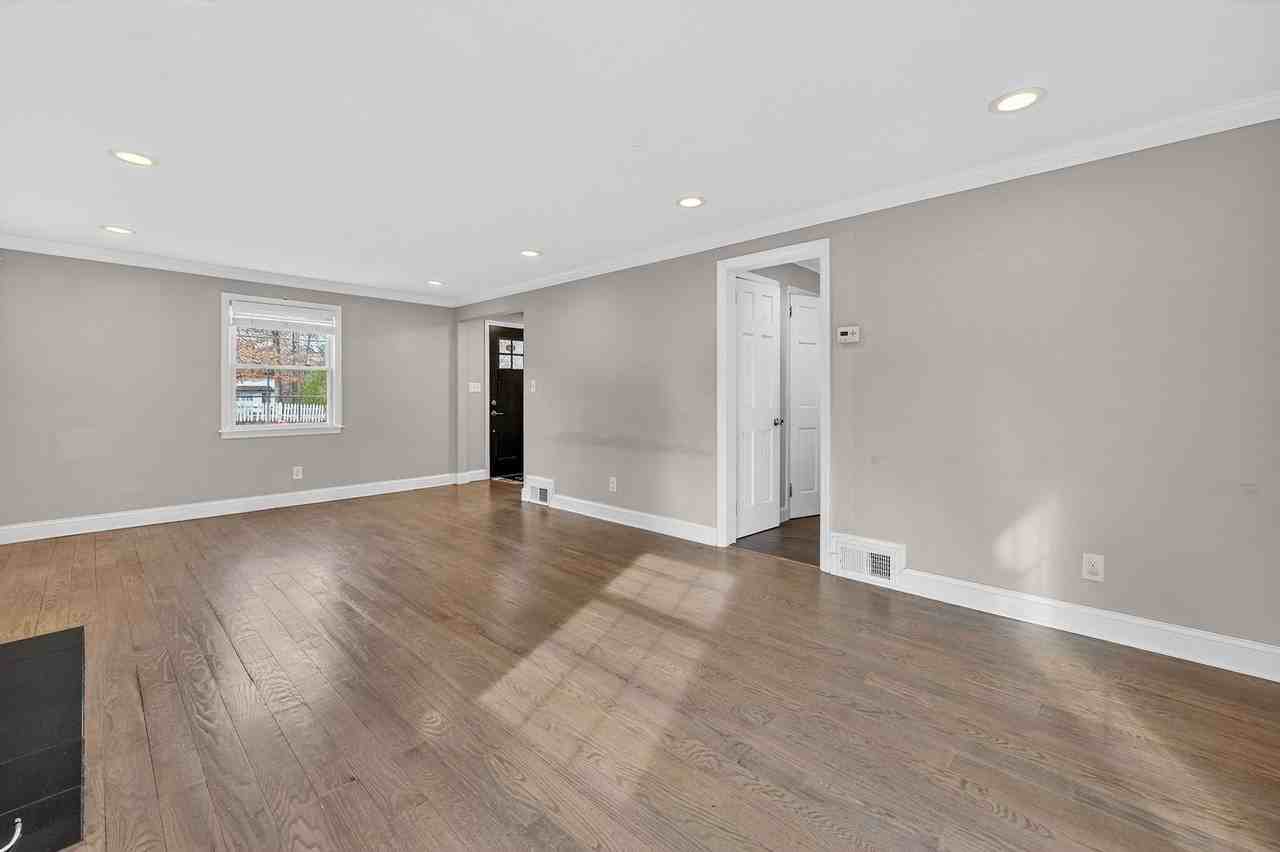141 Passaic Ave - Photo 4 of 27