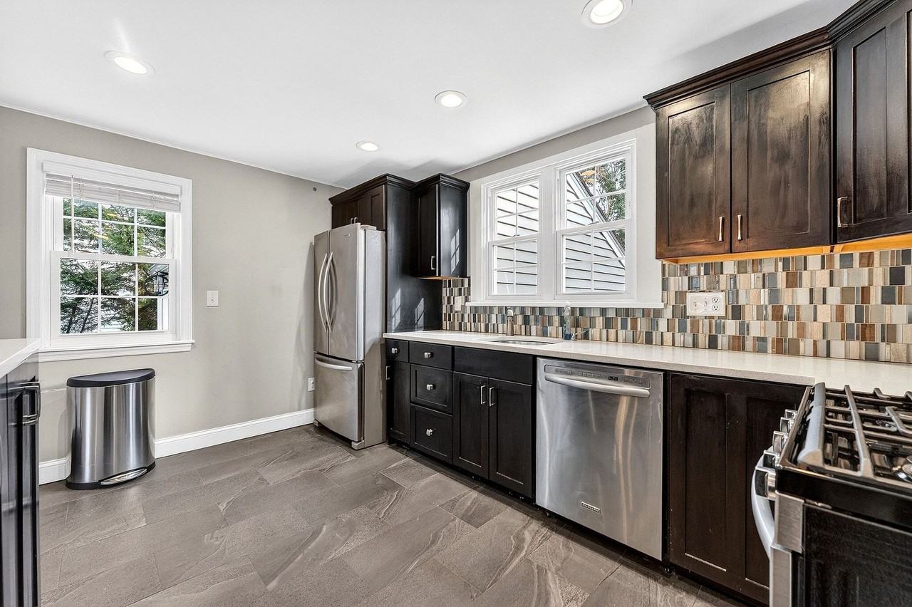 141 Passaic Ave - Photo 7 of 27