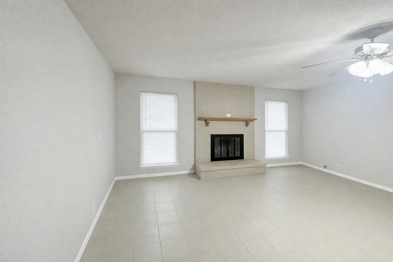 2409 Stonegate St - Photo 4 of 28