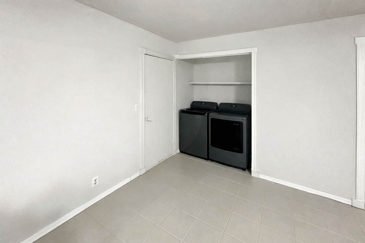 2409 Stonegate St - Photo 5 of 28