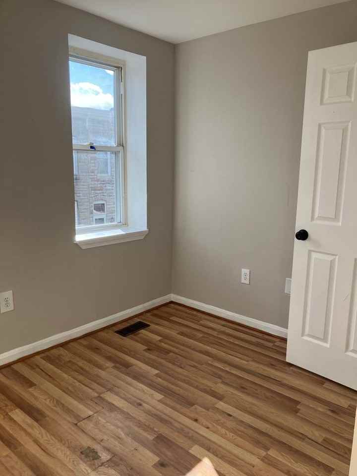 3712 Mount Pleasant Ave - Photo 2 of 4