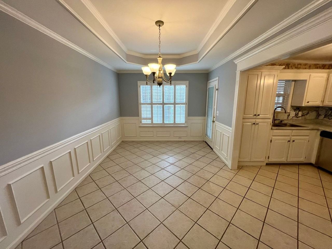 2747 Stonehedge Dr - Photo 5 of 21