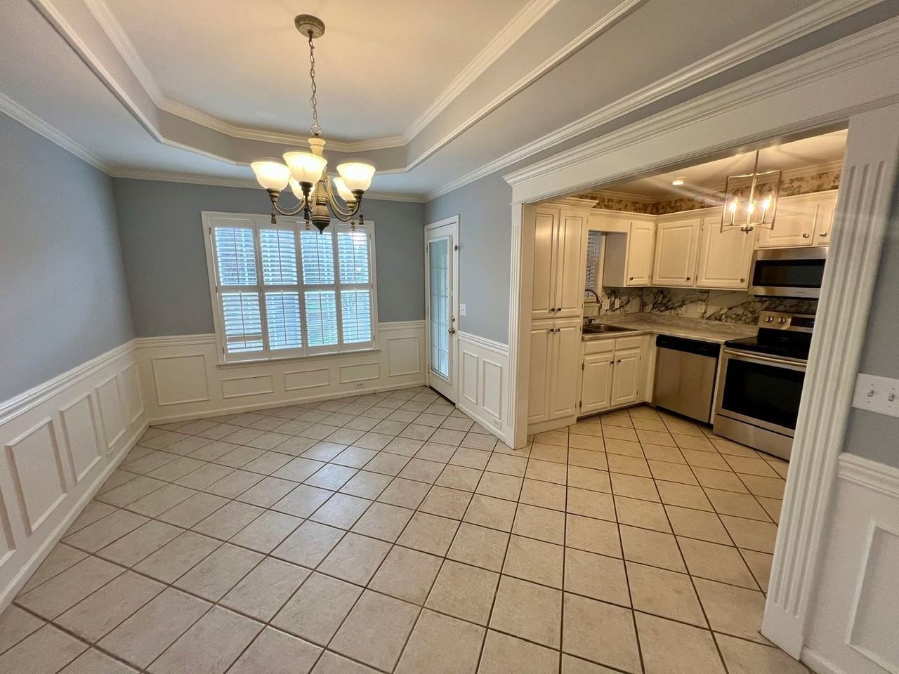 2747 Stonehedge Dr - Photo 6 of 21