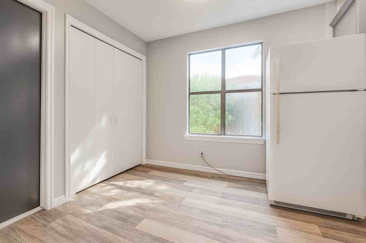 808 Easter Dr - Photo 7 of 26