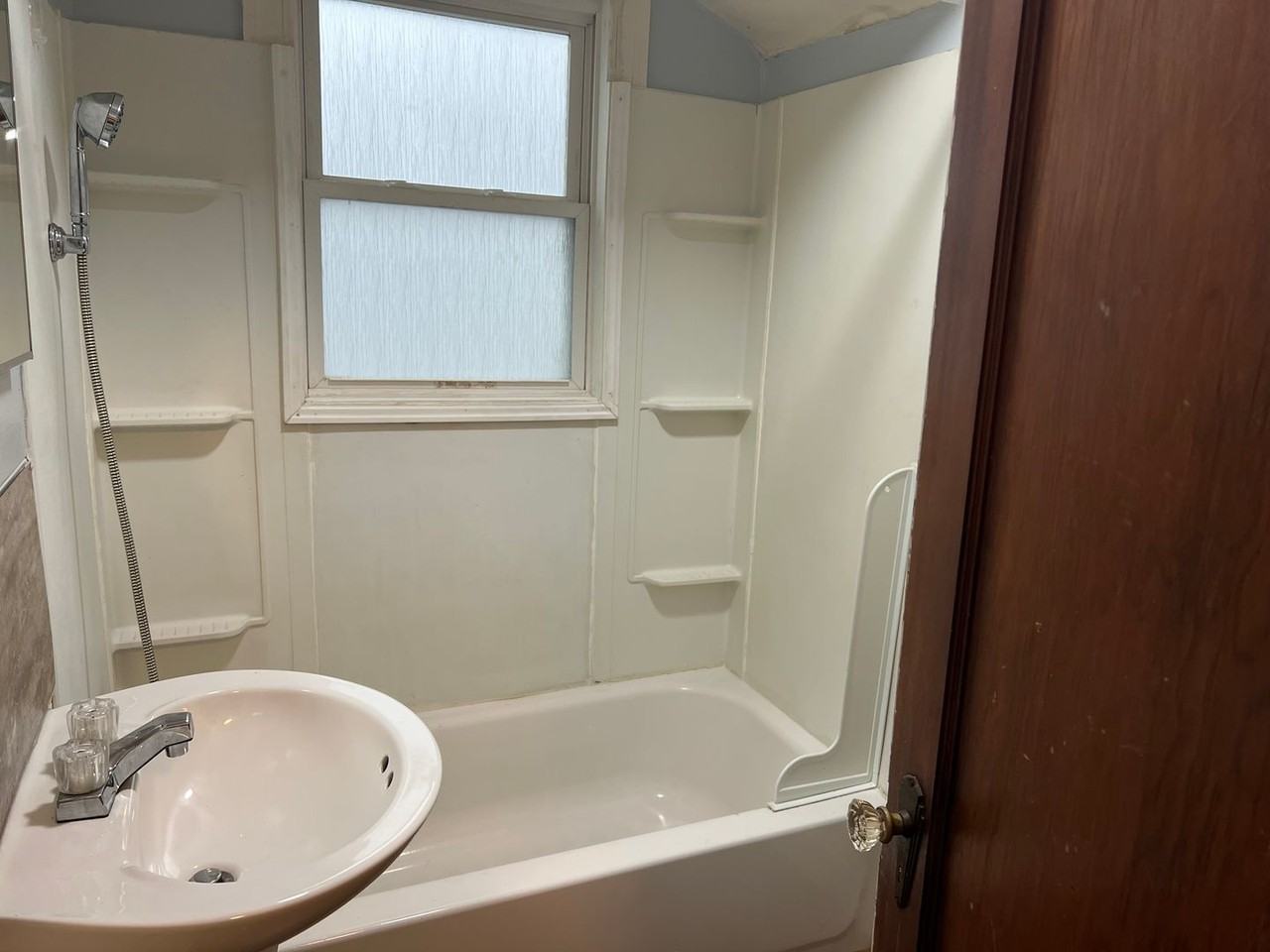 531 S Fort Ave - Photo 4 of 4