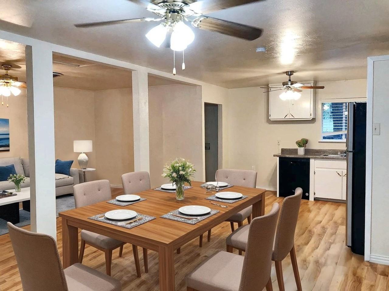 1911 Mimosa Dr - Photo 2 of 14