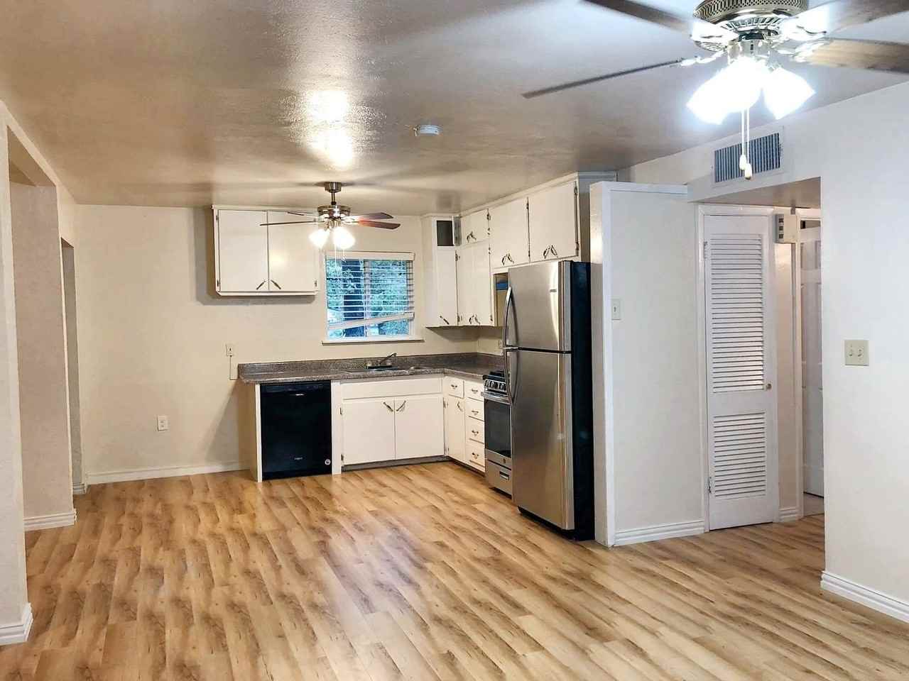 1911 Mimosa Dr - Photo 5 of 14