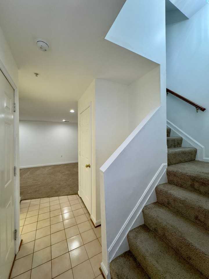 4605 Kings Mill Way - Photo 5 of 24