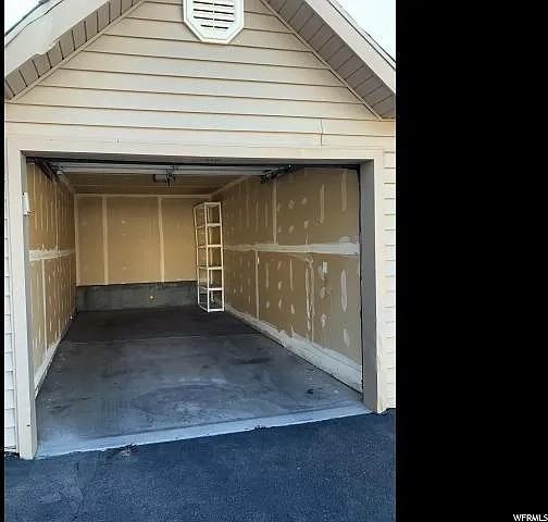 1693 Westbury Way #B - Photo 3 of 4