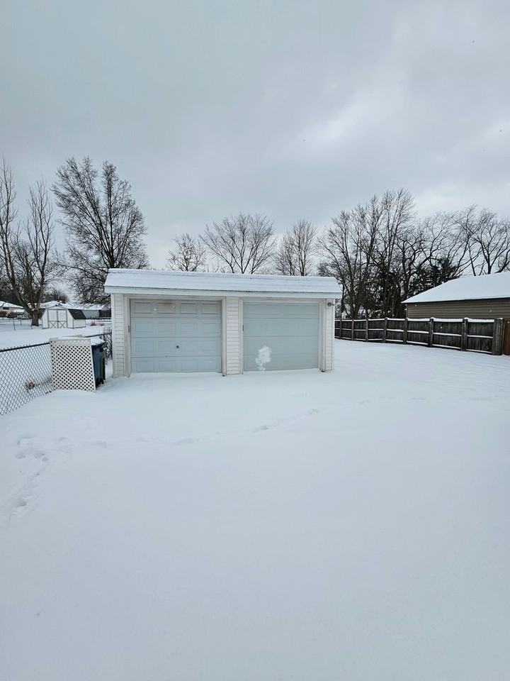 11017 Woodview Blvd - Photo 3 of 27