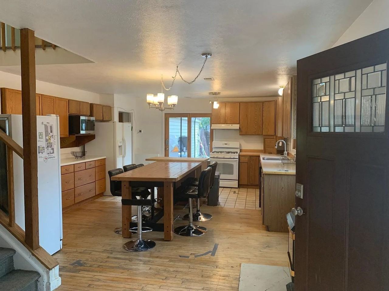 2043 Columbine Ave - Photo 3 of 50