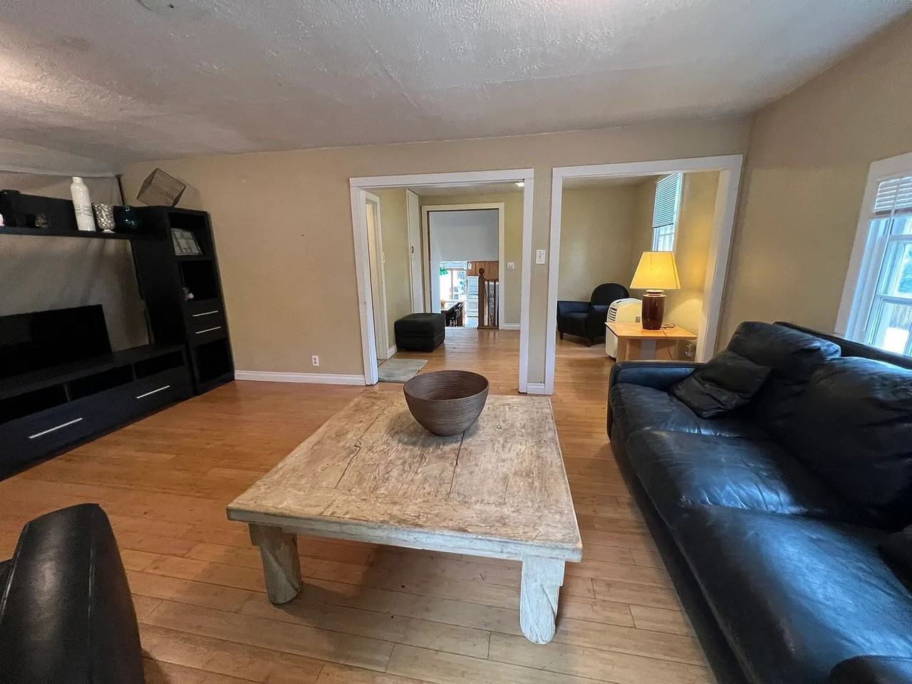 2043 Columbine Ave - Photo 5 of 50