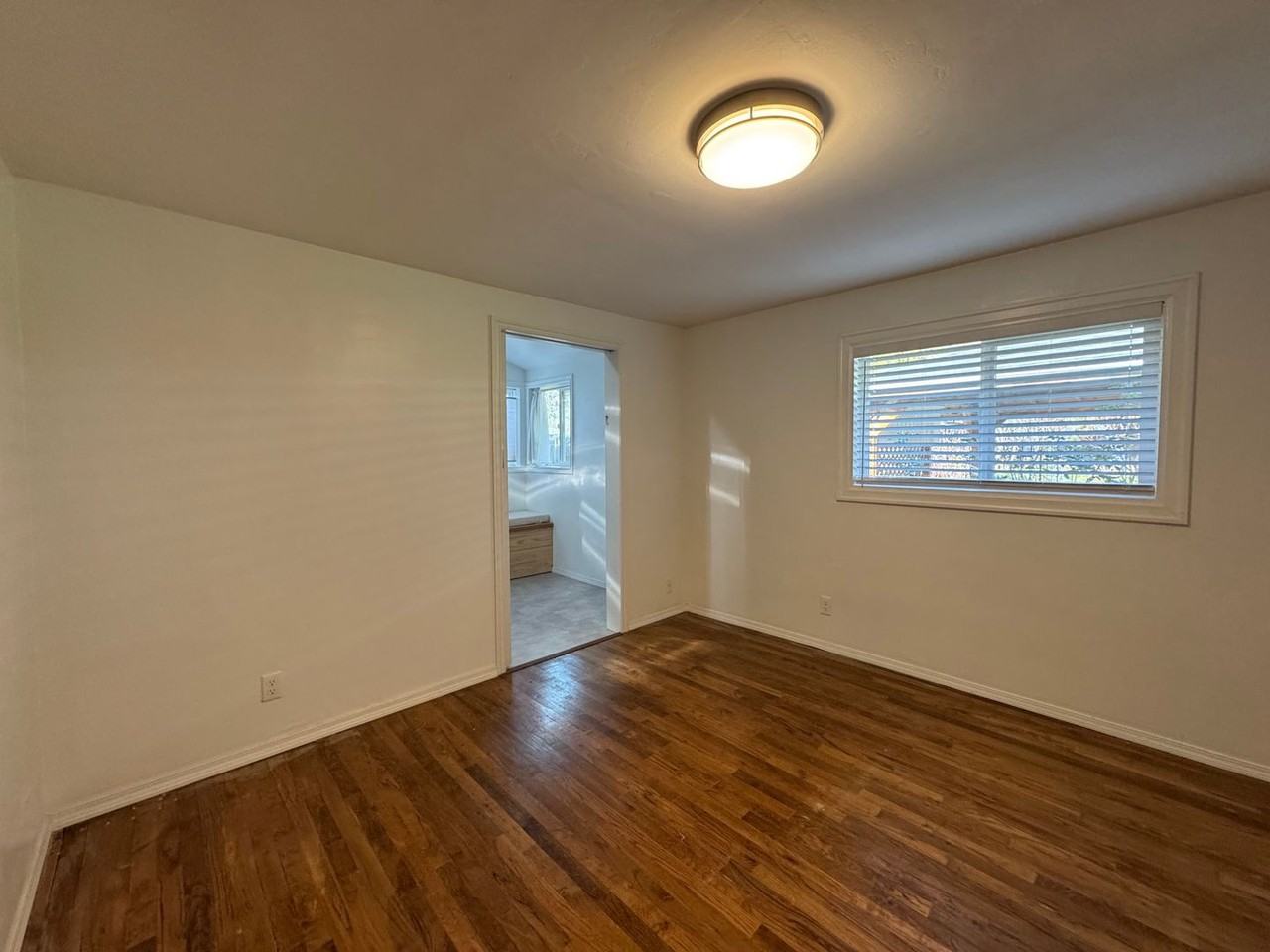 935 E 24th Ave - Photo 7 of 20