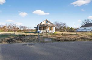 featured image of 4822 Denison St