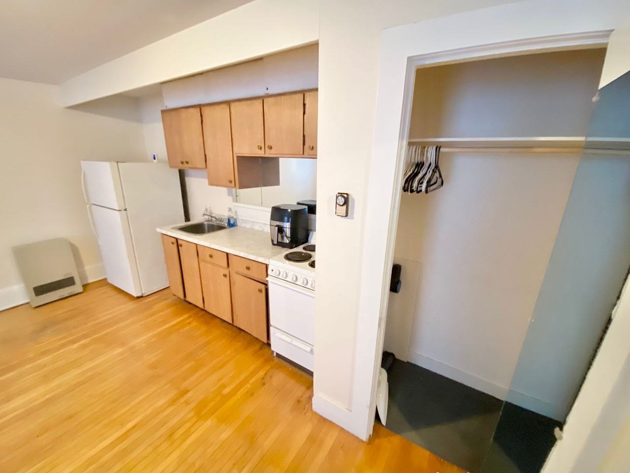 52 N Union St - Photo 4 of 7