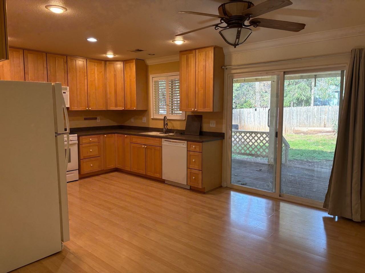 14366 Bethany Cir - Photo 4 of 15