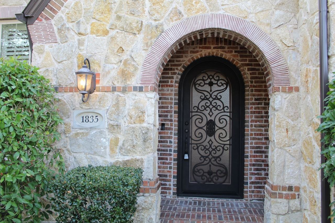 1835 Olney Dr - Photo 2 of 29