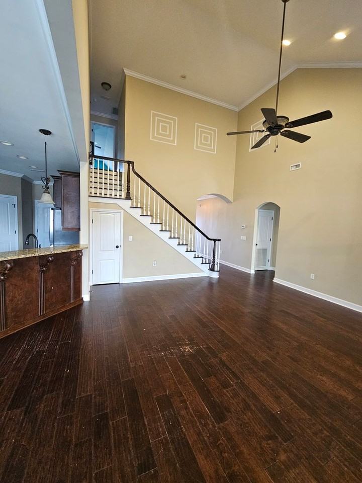 316 Central Park Cir - Photo 2 of 8